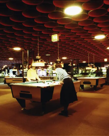 MERKUR Historie: Klassische Spielhallen und Billard-Kultur