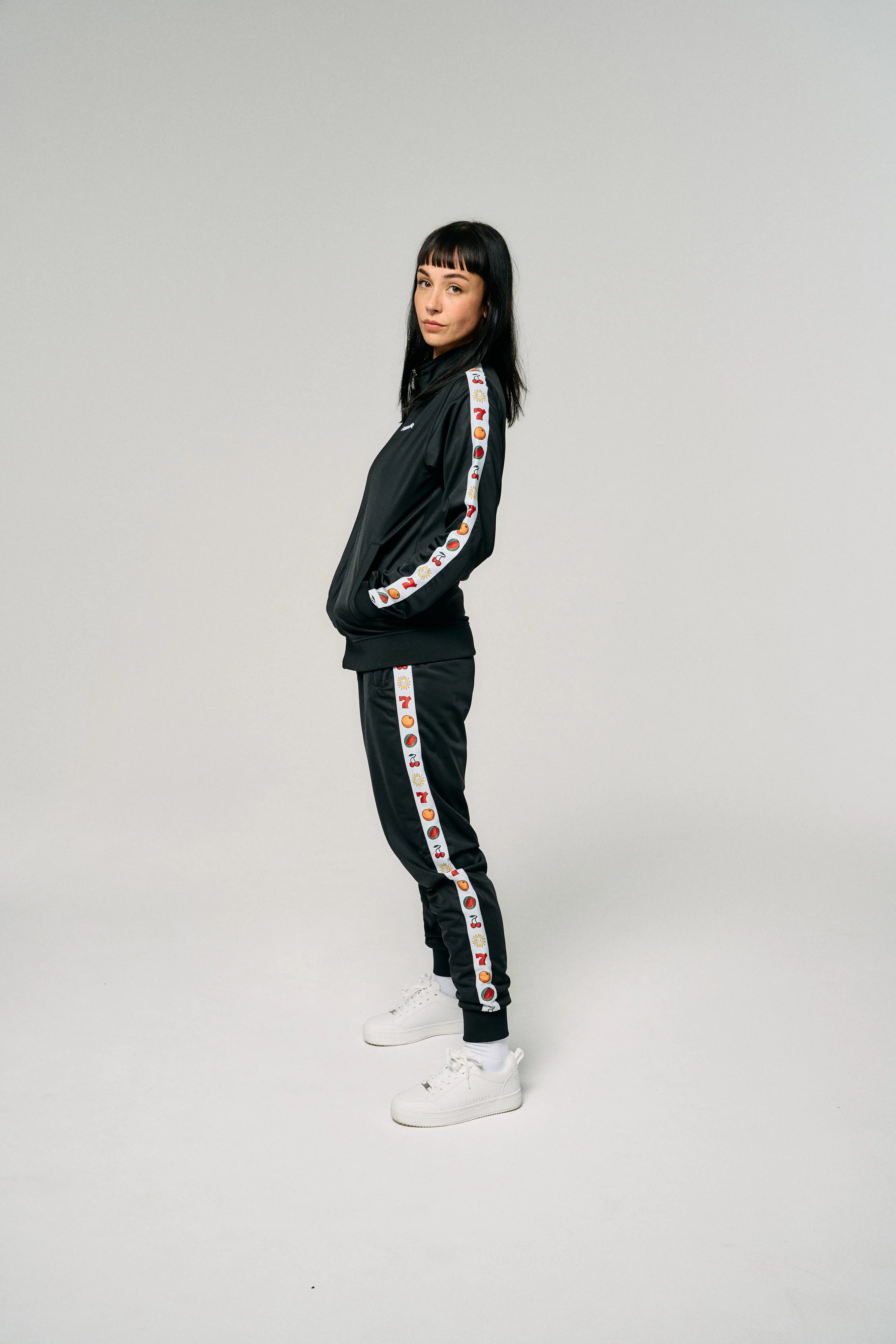 MERKUR Streetwear Trainingsanzug für Damen in Schwarz
