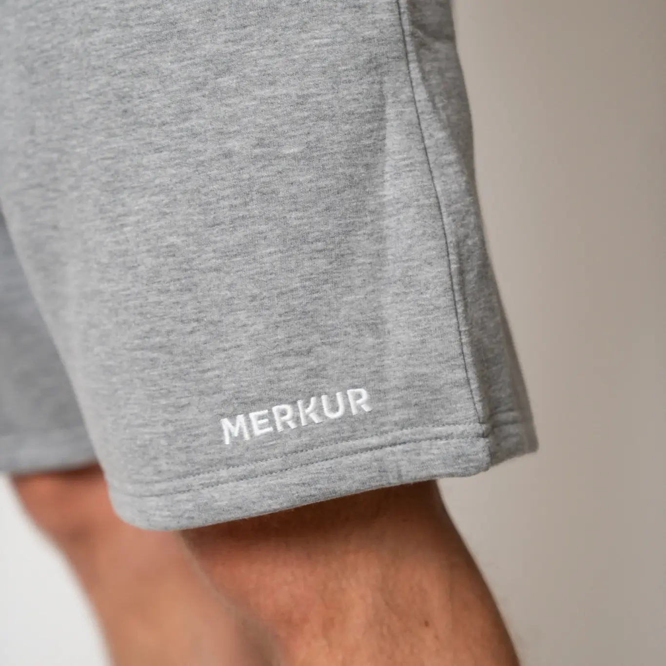 MERKUR Sweatshorts mit Schriftzug