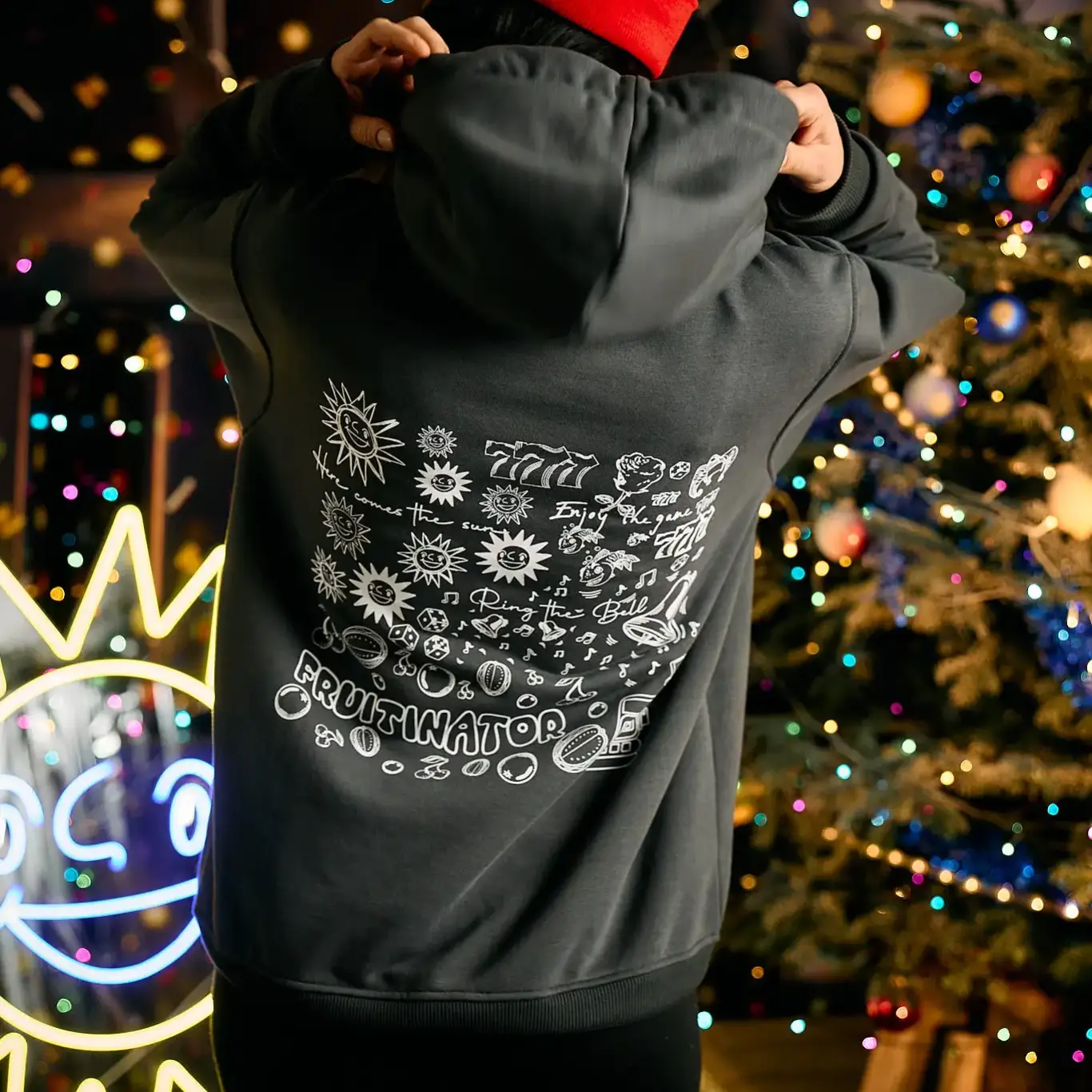Scribble-Hoodie aus der Winterkollektion 2024